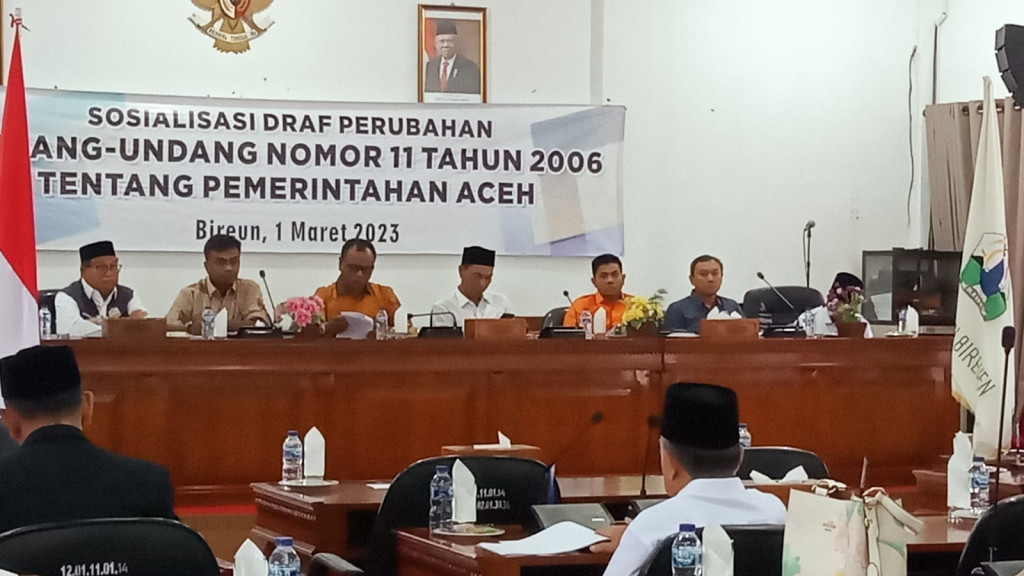 Sosialisasi Perubahan Undang-Undang Nomor 11 Tahun 2006 Tentang Pemerintah Aceh Di Kantor DPRK Bireuen Berlangsung Sangat Memuaskan