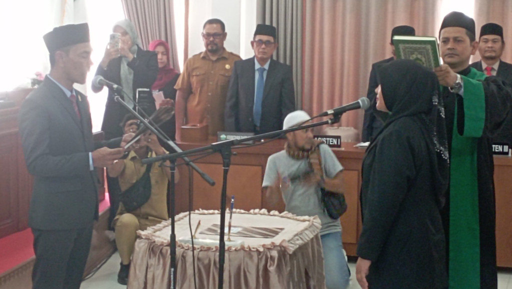 Uswatul Khairat Resmi Dilantik Sebagai Anggota DPRK Bireuen